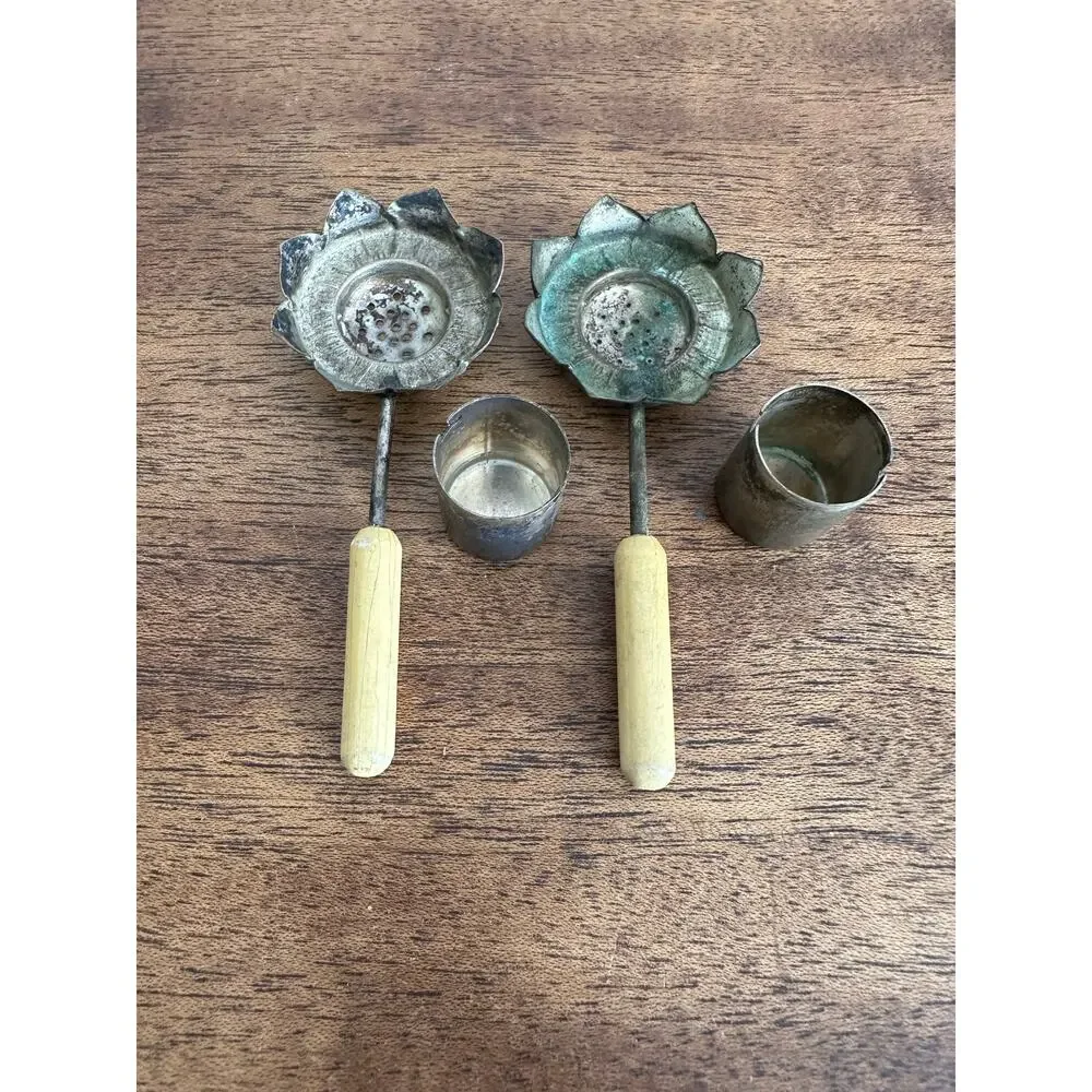 Vintage Silver Pewter Metal Wood Handle Sunflower Salt & Pepper Shakers Patina